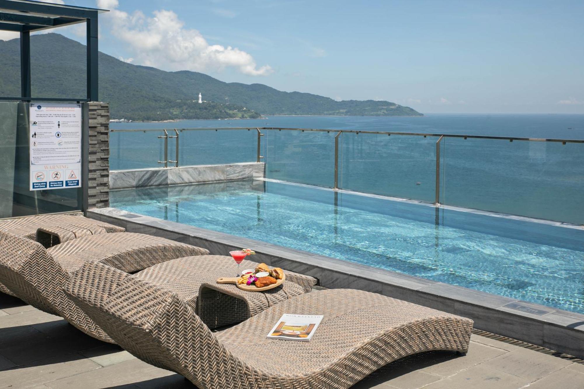 Mangata Beachfront Hotel - Rooftop Bar Sea View Da Nang Bagian luar foto